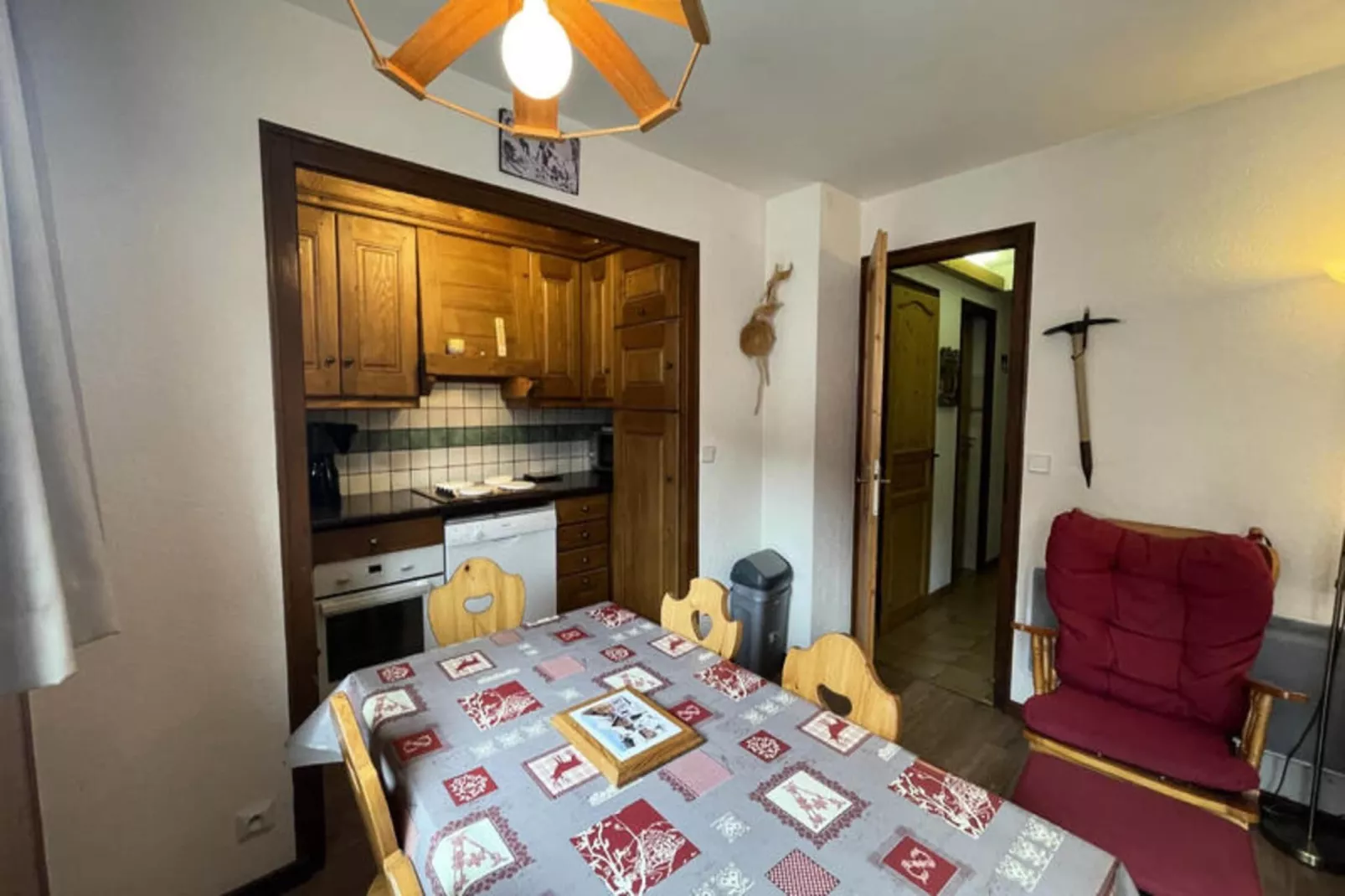 Appartements à La Clusaz-Eetkamer