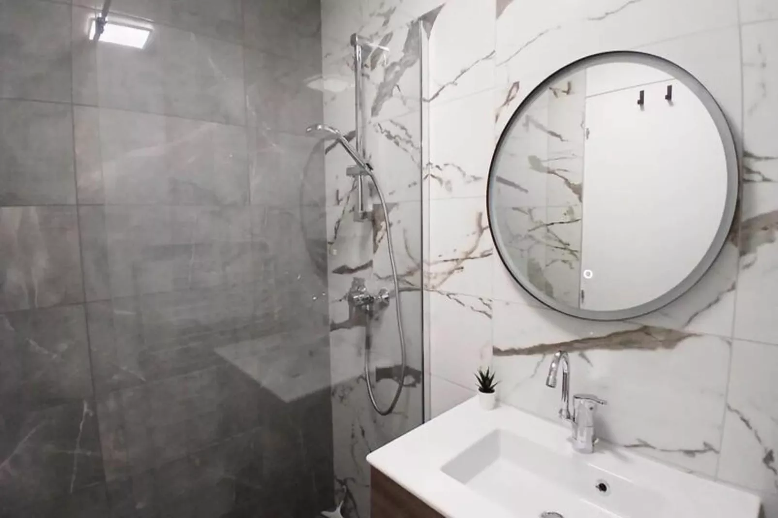 Résidence Les Esserts-Buitenkant zomer