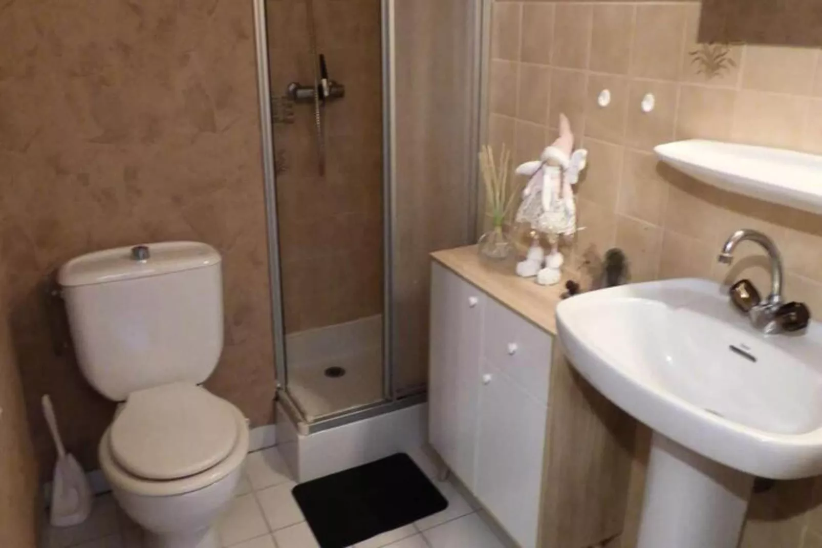 Résidence Millepertuis B-Badkamer