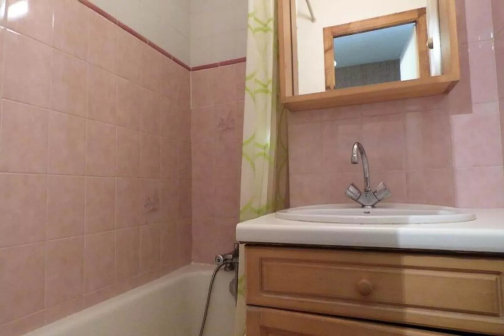 Résidence Valerianne-Buitenkant zomer