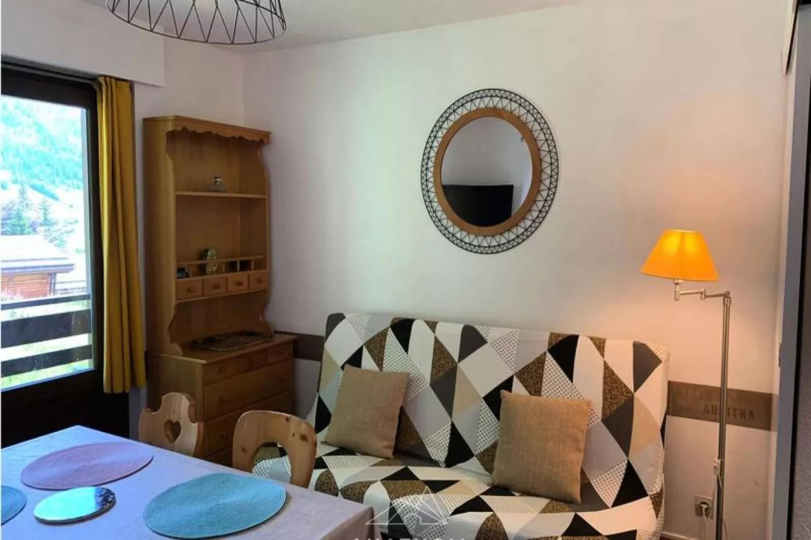 Résidence Millepertuis C-Woonkamer