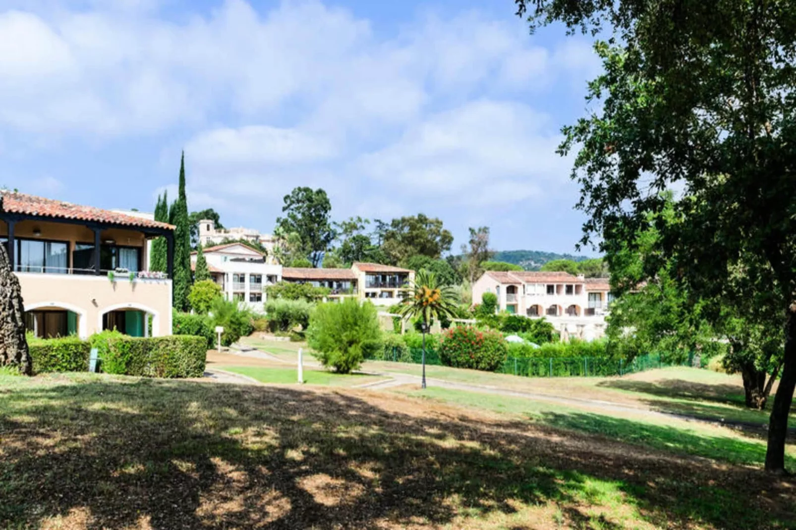 Résidence Les Parcs de Grimaud - maeva Home-Buitenkant zomer