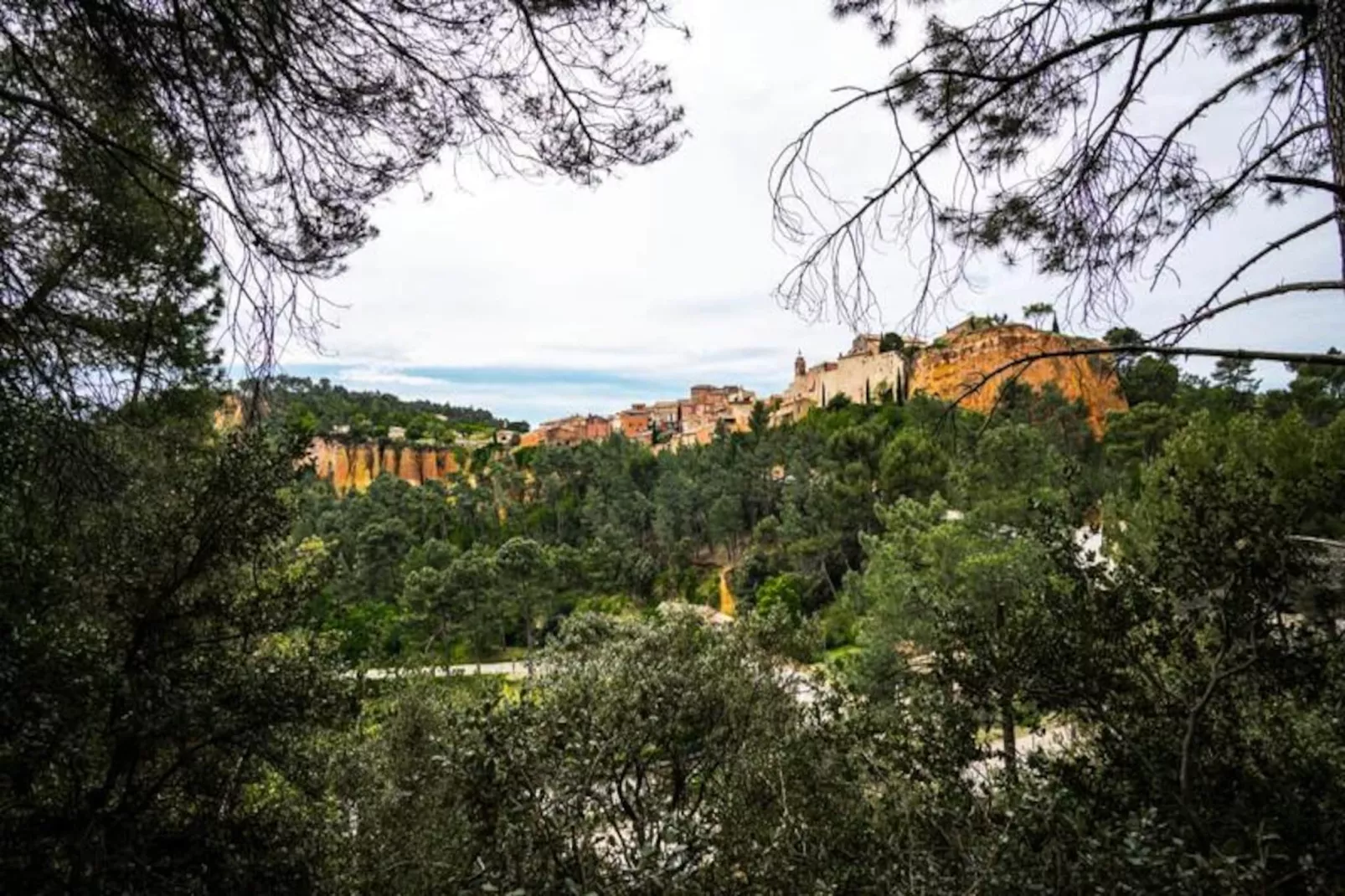 Maison Avec Vue Et Piscine Chauff&eacute;e &agrave; Roussillon-Image-tags.