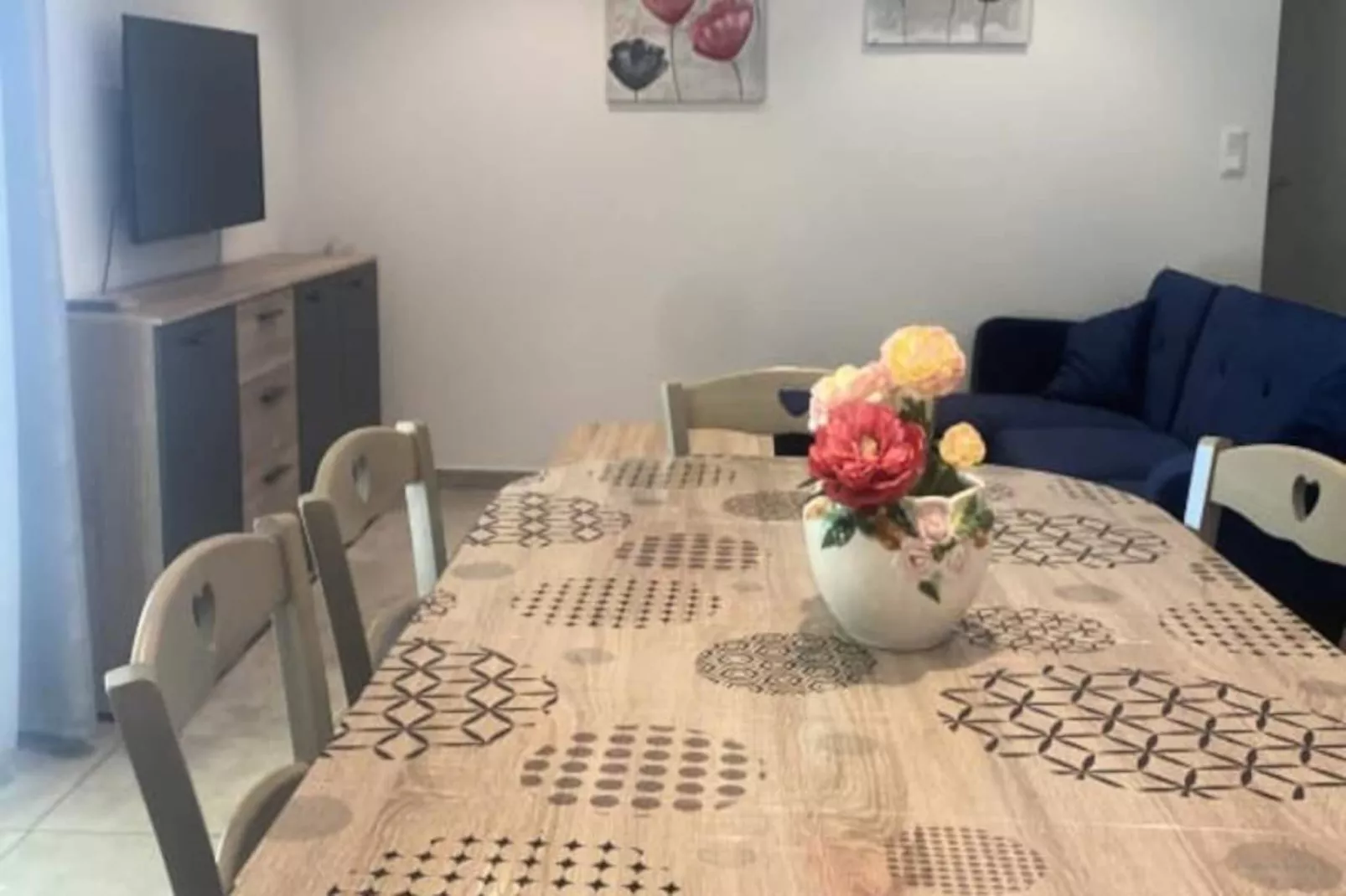 Le Ribbou - Isle-sur-la-sorgue-Image-tags.