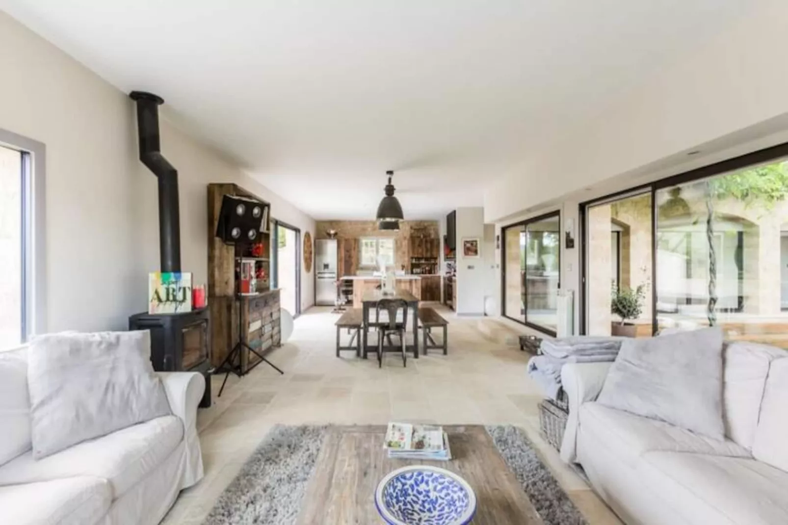 Superbe Villa Avec Vue, Entre Aix En Provence Et Luberon-Image-tags.