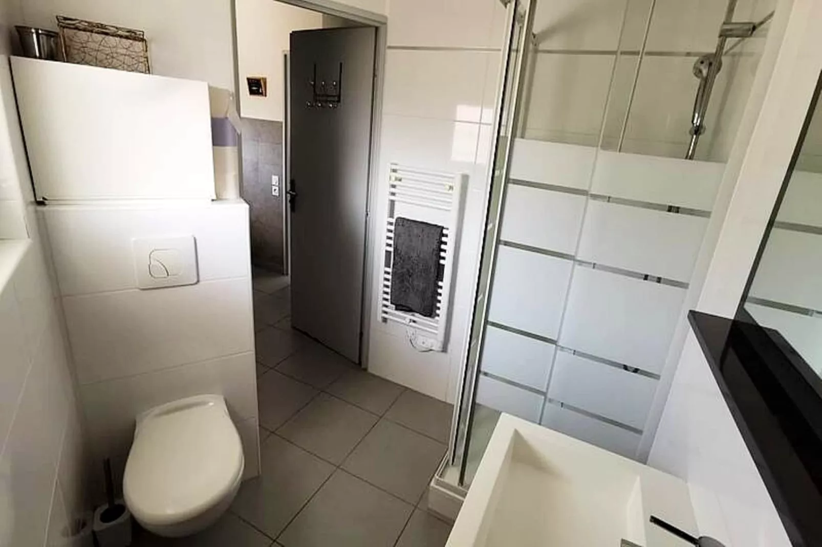 Résidence "le Château Leenhardt"-Badkamer