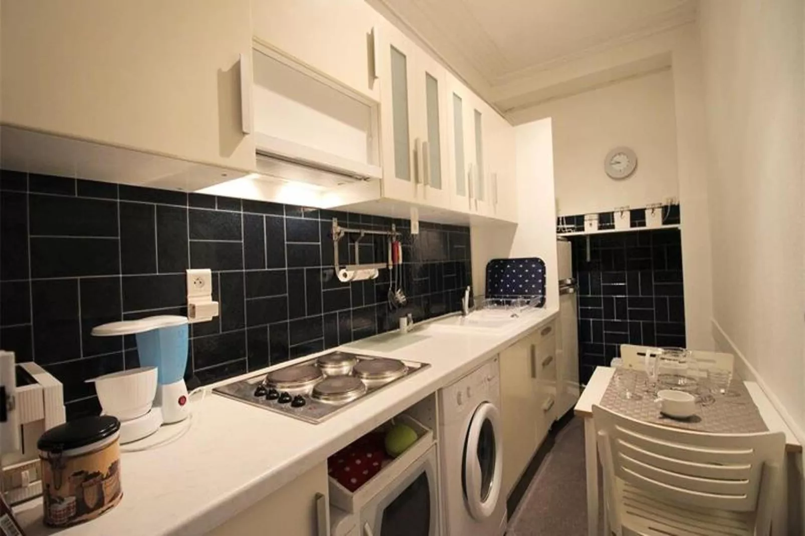 Résidence Palais D'etigny-Keuken