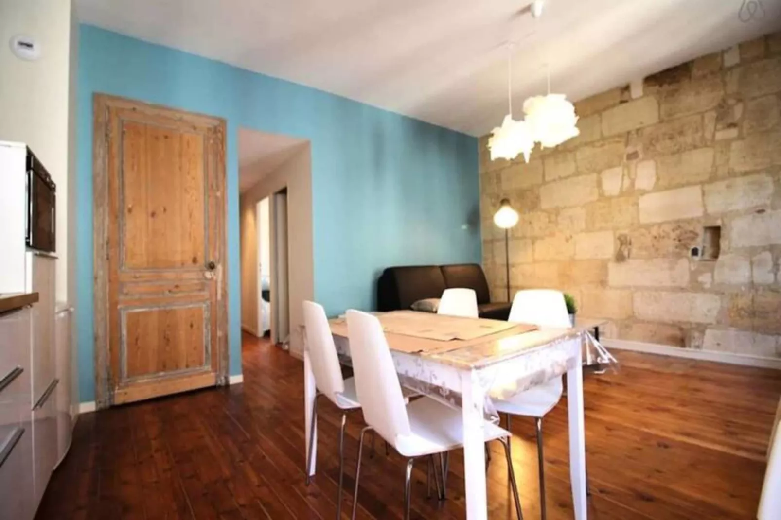 Bel Appartement Pour 4 Coeur Quartier Historique, Proche Rue St-catherine-Eetkamer