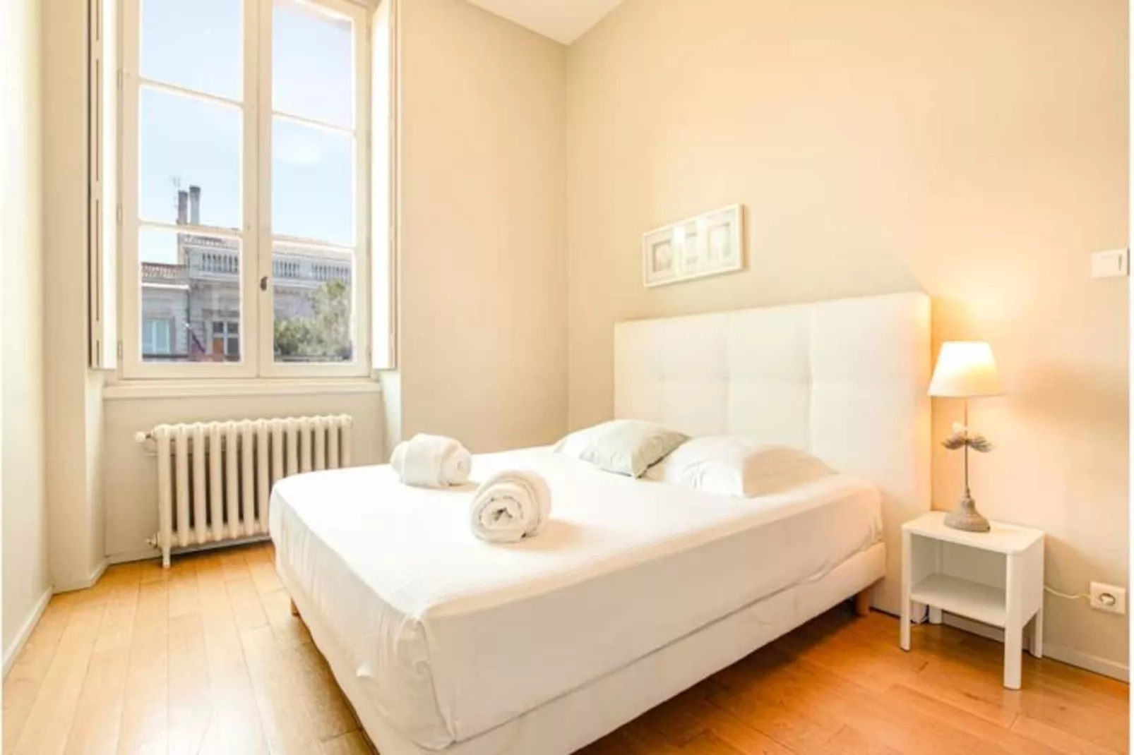 Splendide T3 De Standing, Face Au Jardin Public Pour 4 Personnes Et Enti&egrave;re-Image-tags.