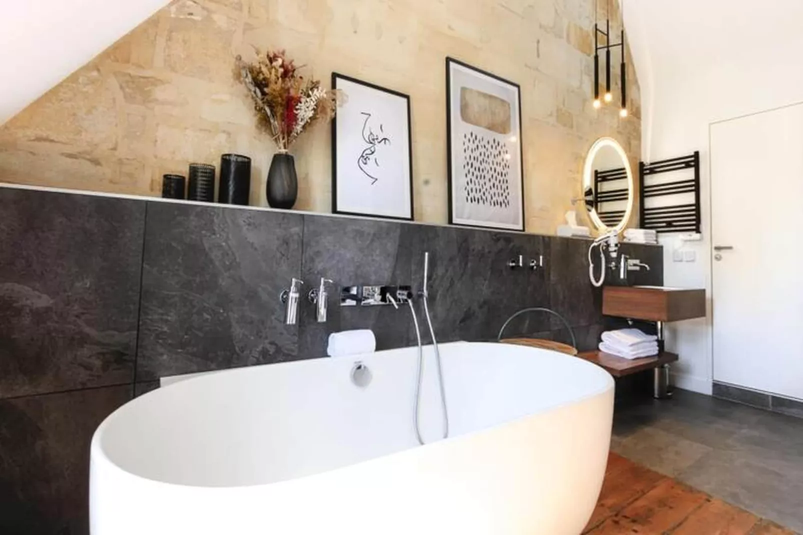 Maison Labruy&egrave;re - Suite Cosy Jardin-Buitenkant zomer