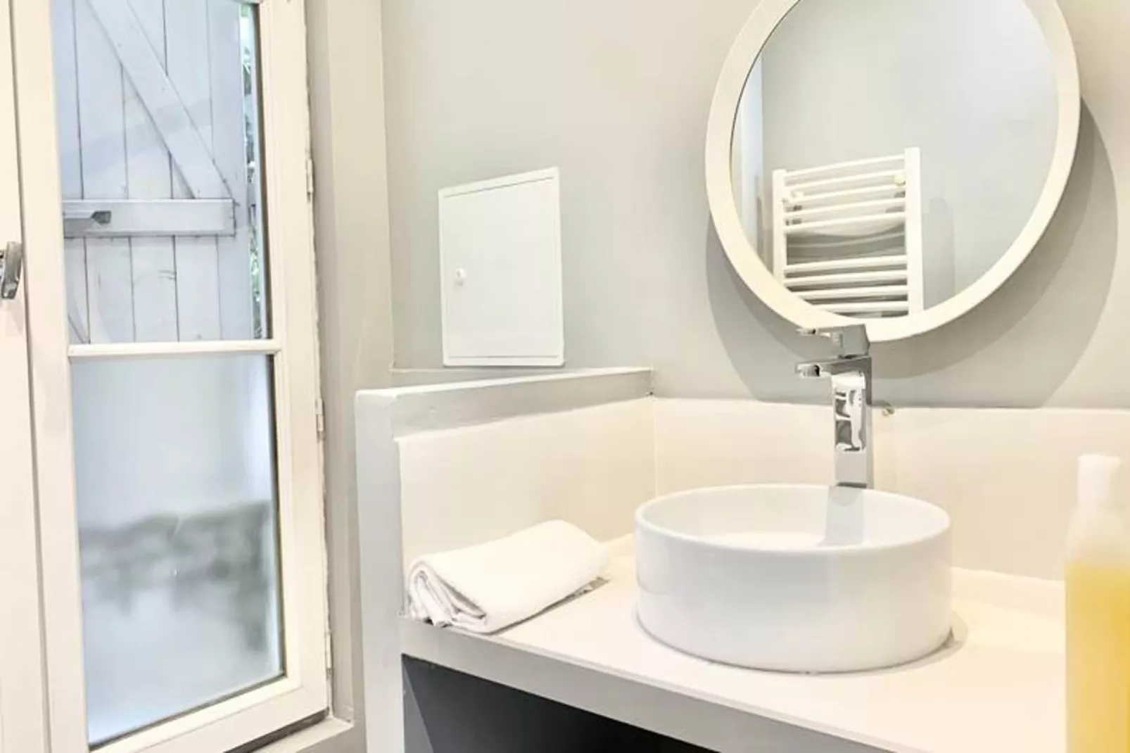 | Petit Paris 💋 | Studio Calme Tout &eacute;quip&eacute;-Badkamer