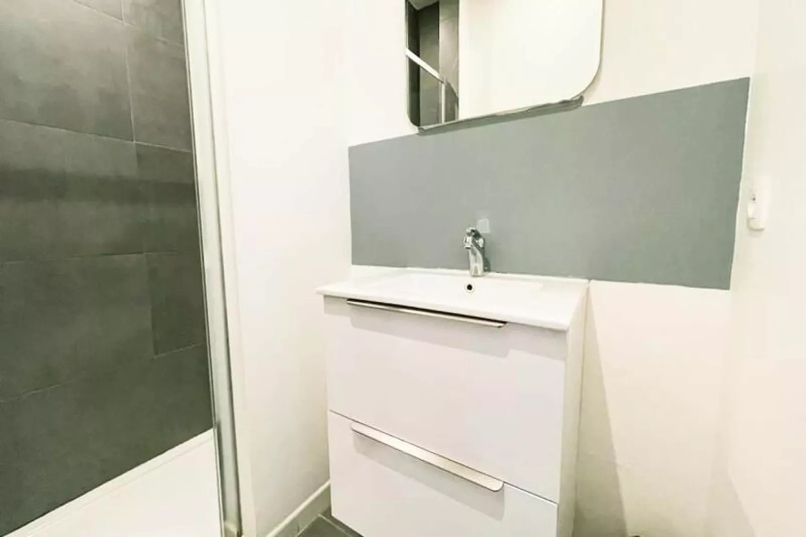 | Blue Lagoon 🩵| T3 6 Pax | Caserne De Bonne-Badkamer