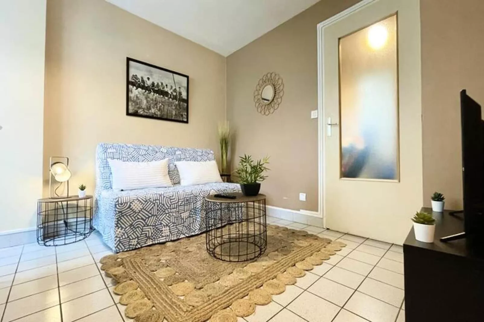 | Le F&eacute;lix 🌞 | Proche Gem, Gare | Tout &eacute;quip&eacute;-Woonkamer