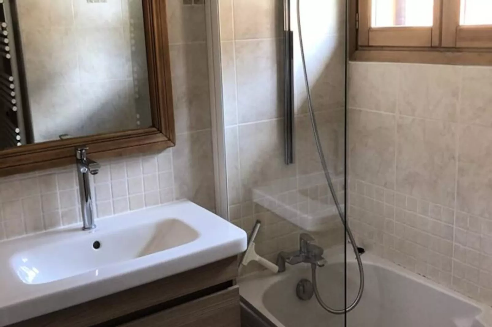 Chalet Alpina-Image-tags.