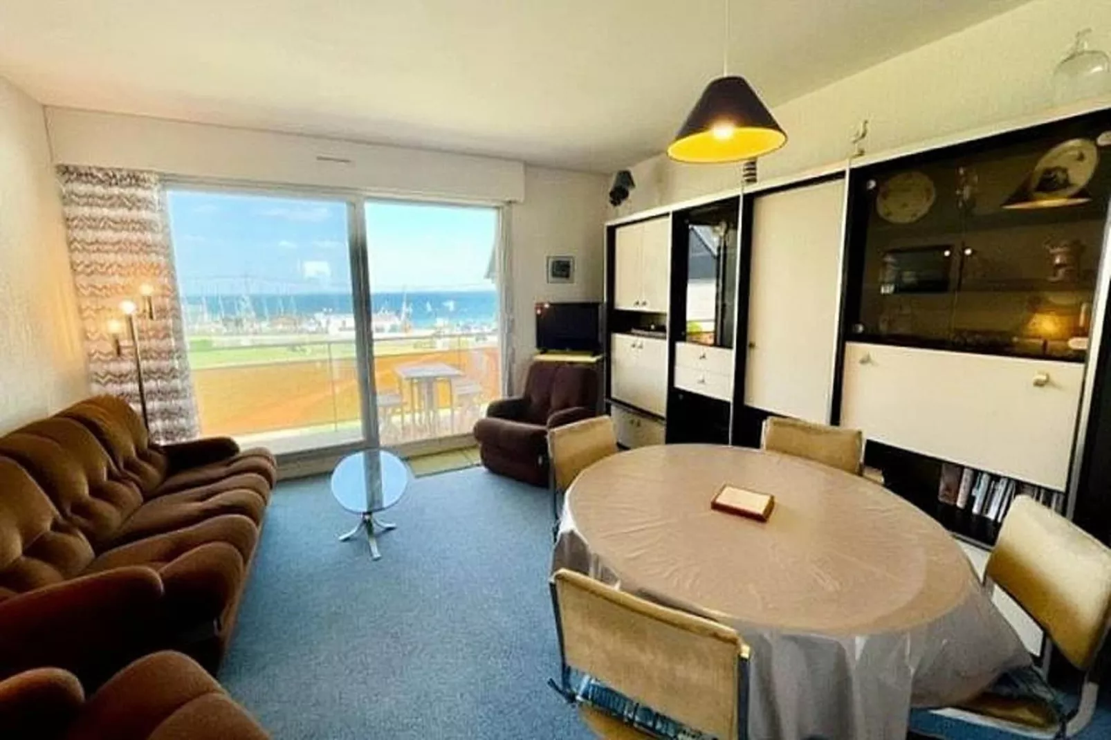 Résidence Adal D'arvor-Eetkamer