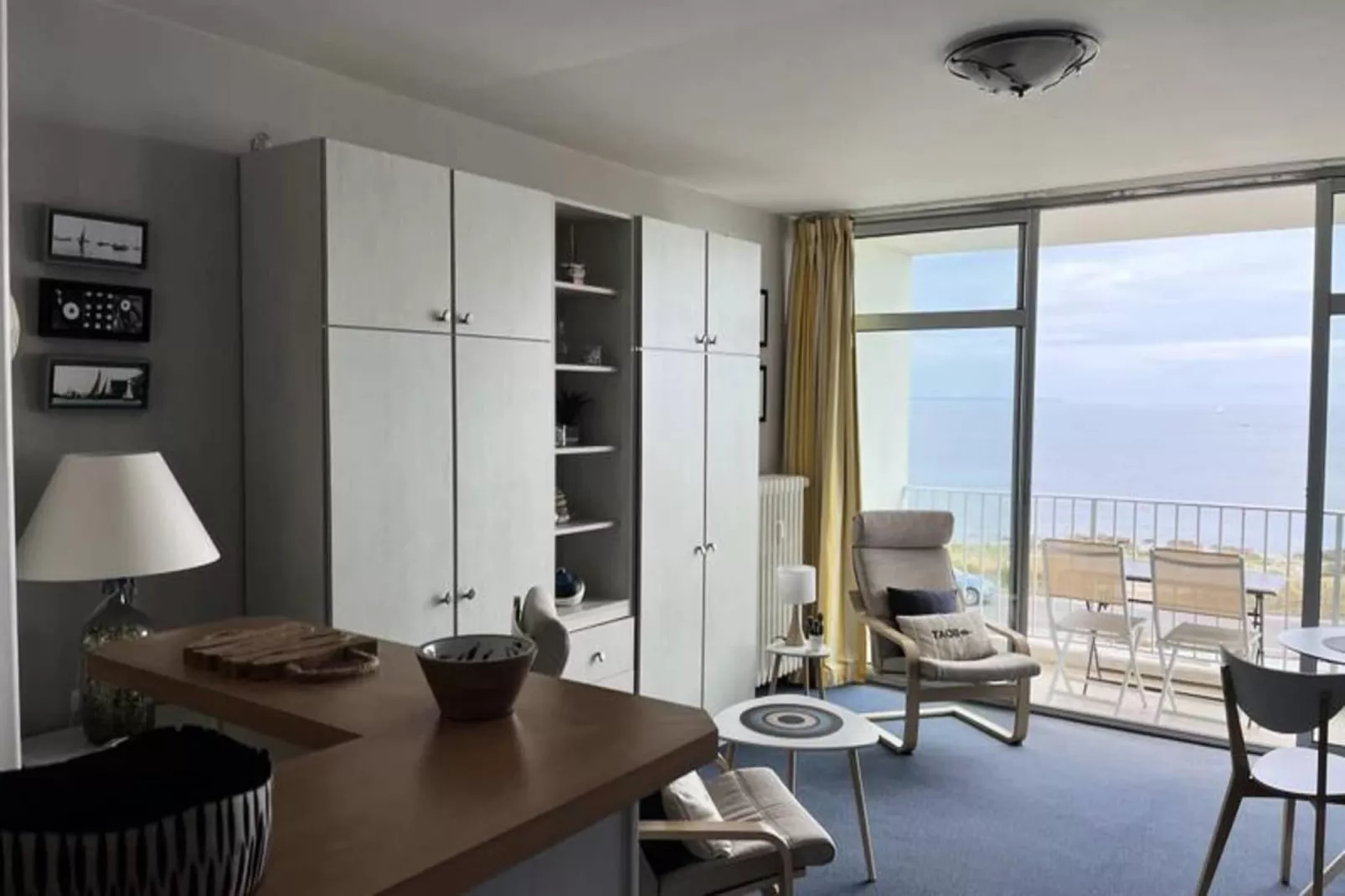 Résidence Vue Sur Les &icirc;les  2&egrave;me &eacute;tage Proche Thalasso-Woonkamer