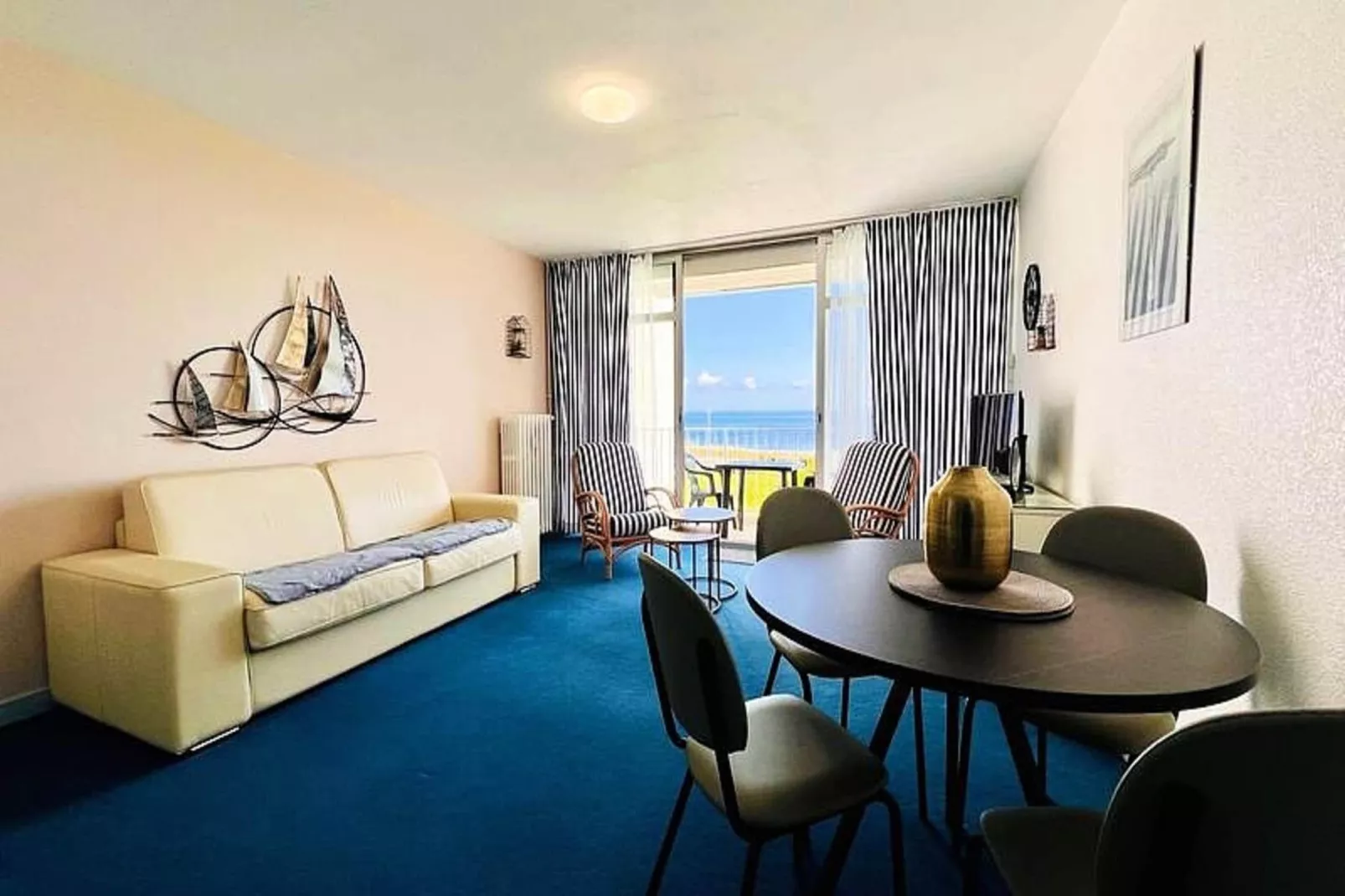 Résidence Les 3 Iles-Eetkamer