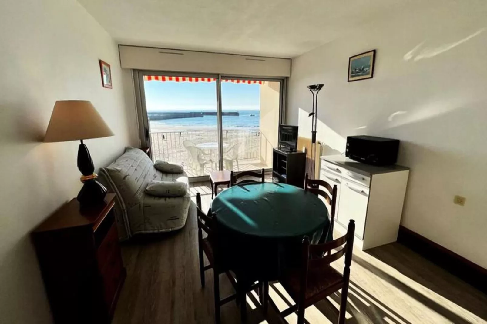 Résidence Dauphins-Eetkamer