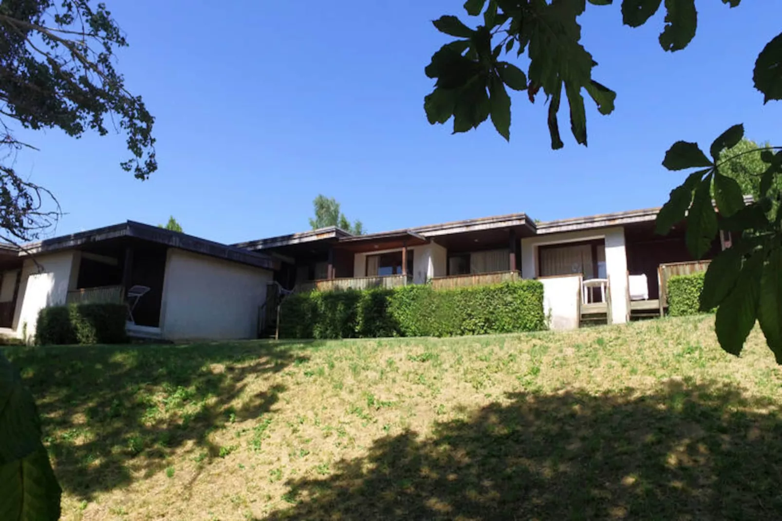 VVF Montpeyroux Auvergne-Image-tags.