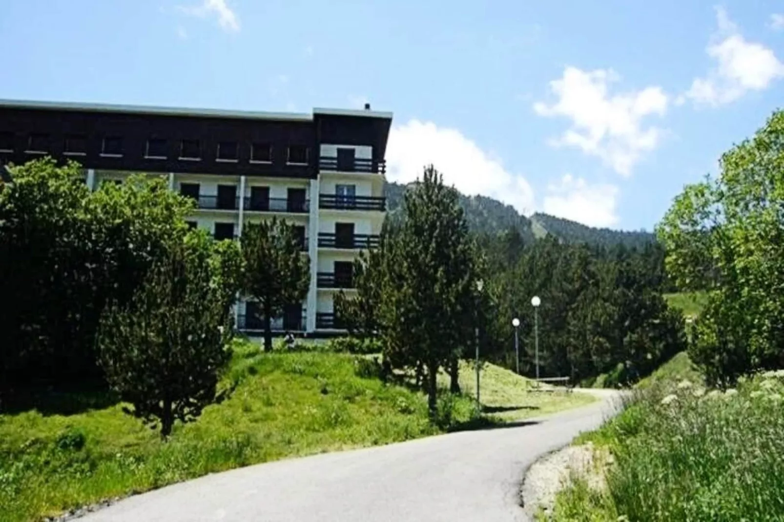 Résidence Le Lac-Buitenkant zomer