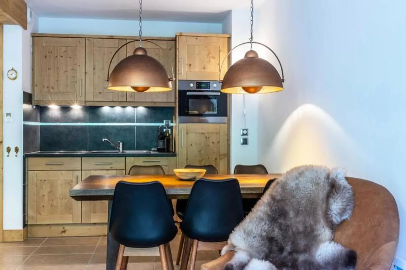 Résidence La Grange Aux Fees-Eetkamer