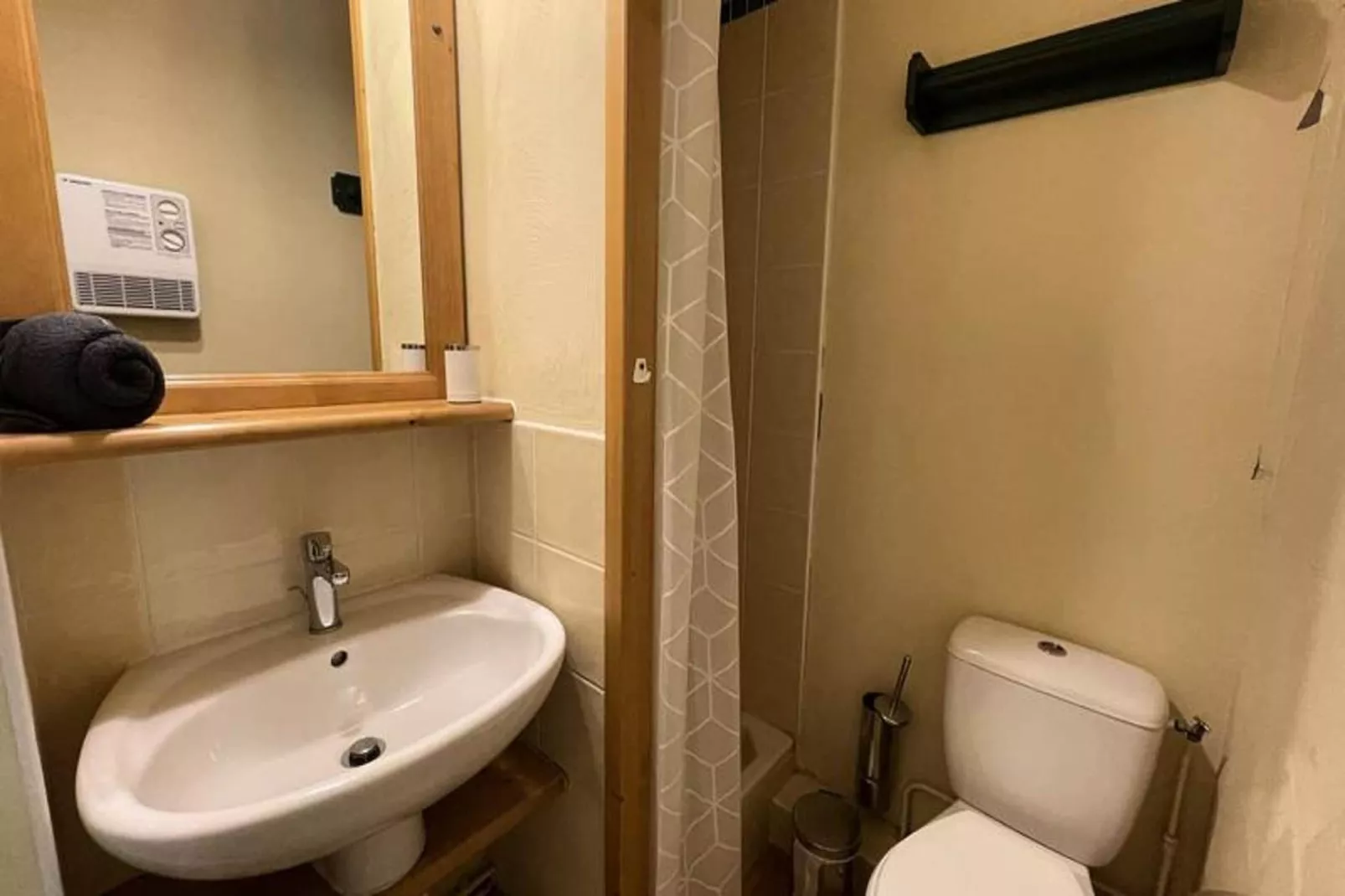 Résidence Valeriane-Badkamer