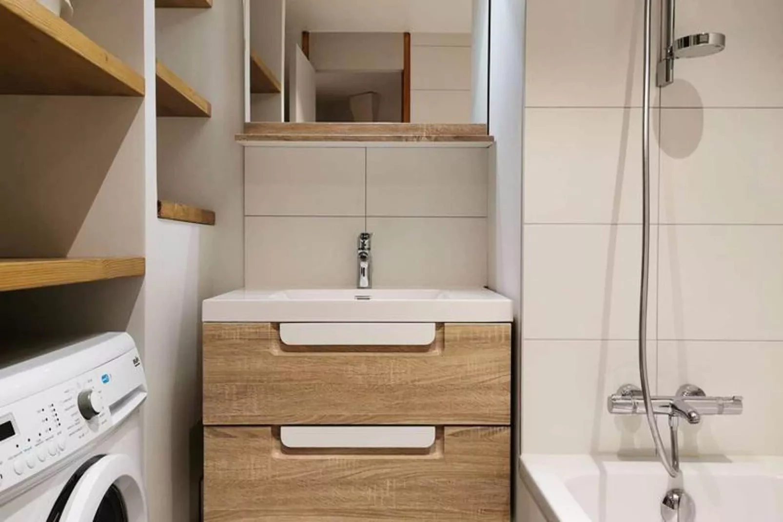 Résidence Lauziere Dessous-Badkamer