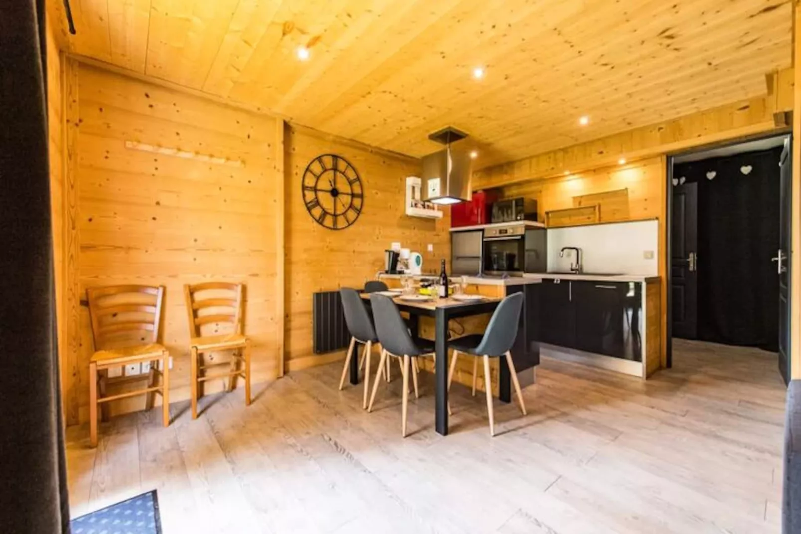 Résidence Appartement 4 &agrave; 6 Pers. &agrave; Albiez-montrond, 5 Min. &agrave; Pied Pistes De Ski