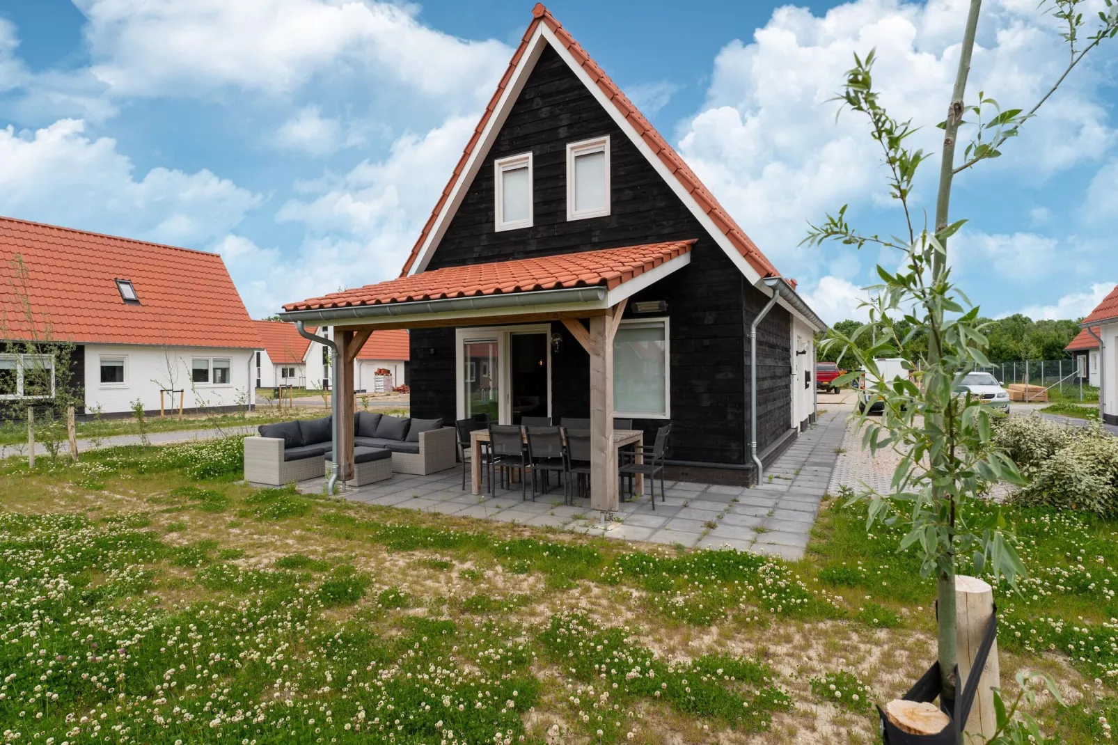 De Scholekster Huis Nr 14-Buitenkant zomer