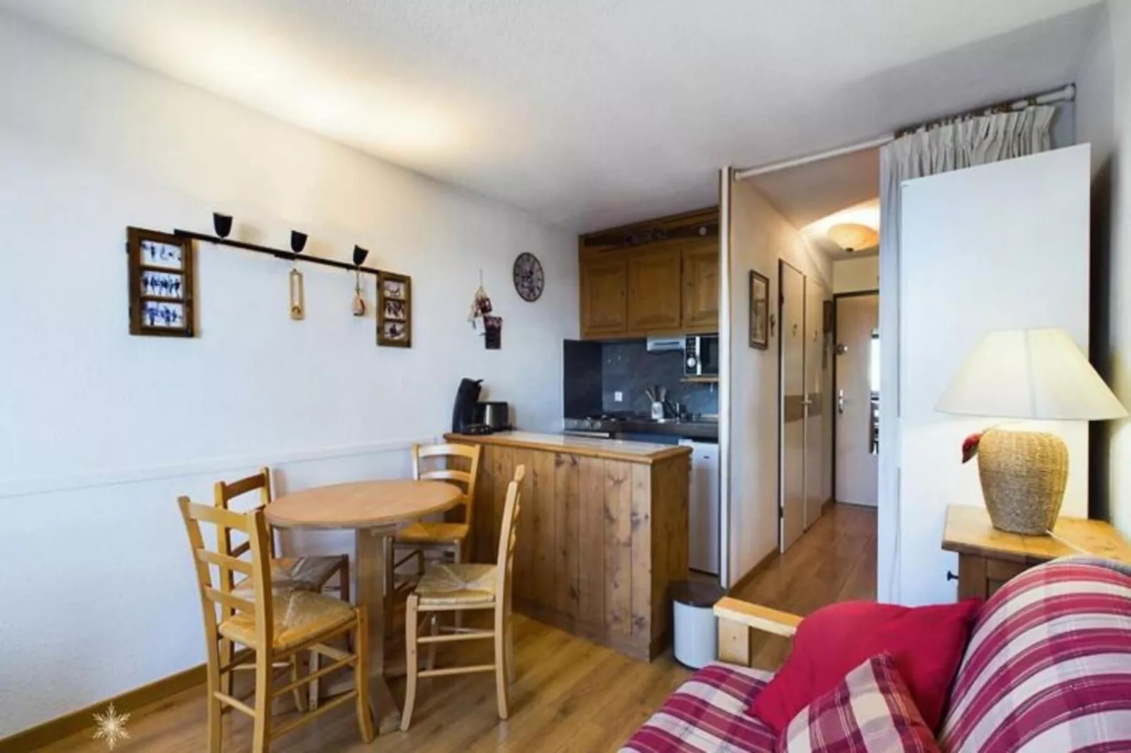 Résidence Bouquetins A-Buitenkant zomer