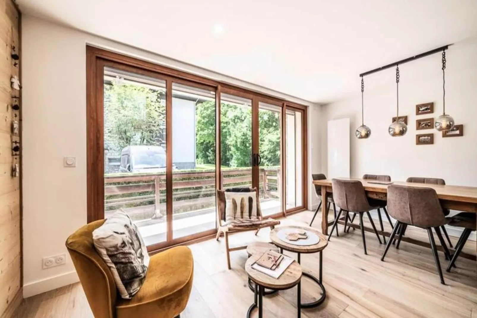 Résidence Ressachaux-Eetkamer