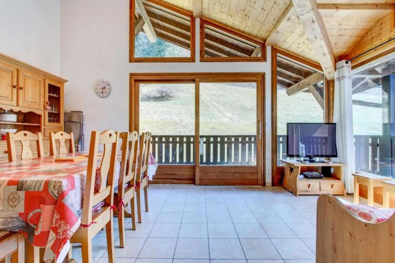 Résidence Les Cesaries - Buitenkant zomer