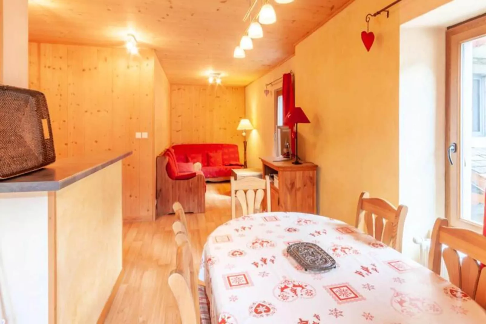 Résidence Place Eglise-Eetkamer