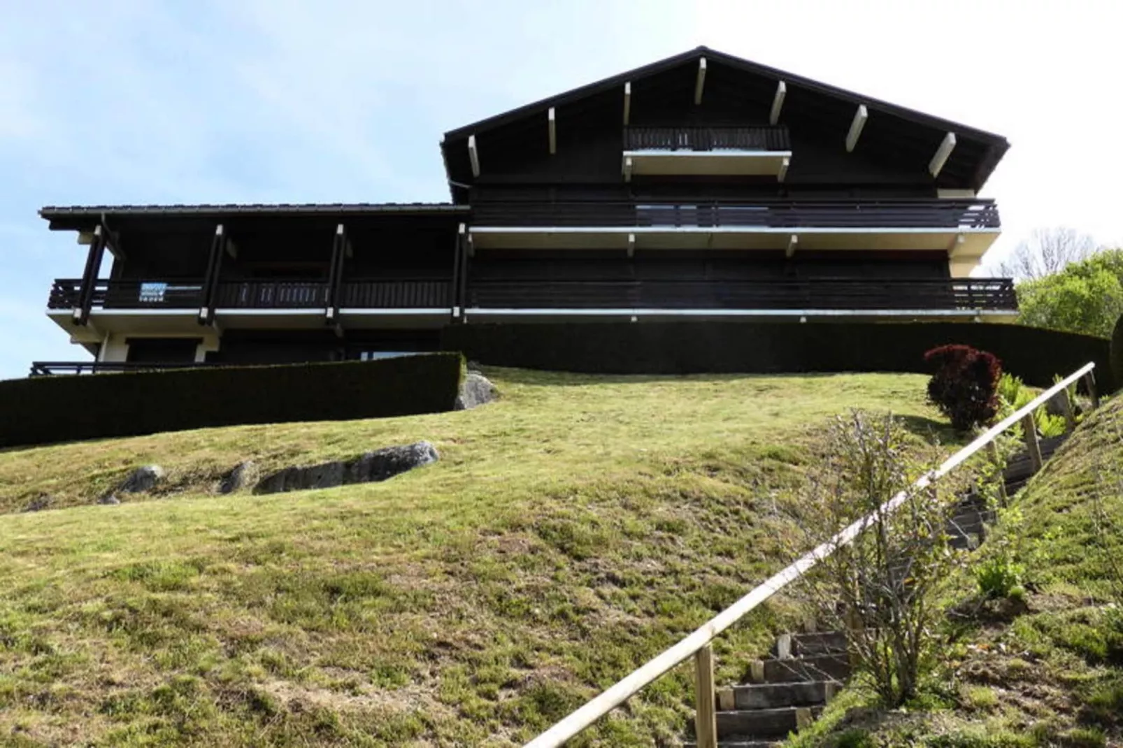 Résidence Princesse En Etraz Narcisse-Buitenkant zomer