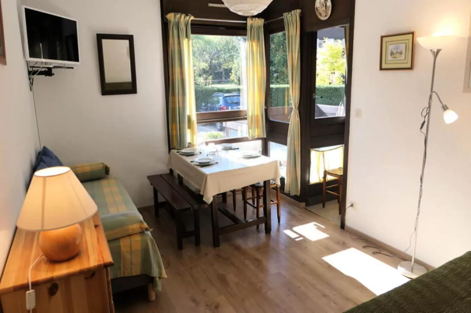 Résidence Castel Des Roches A-Buitenkant zomer