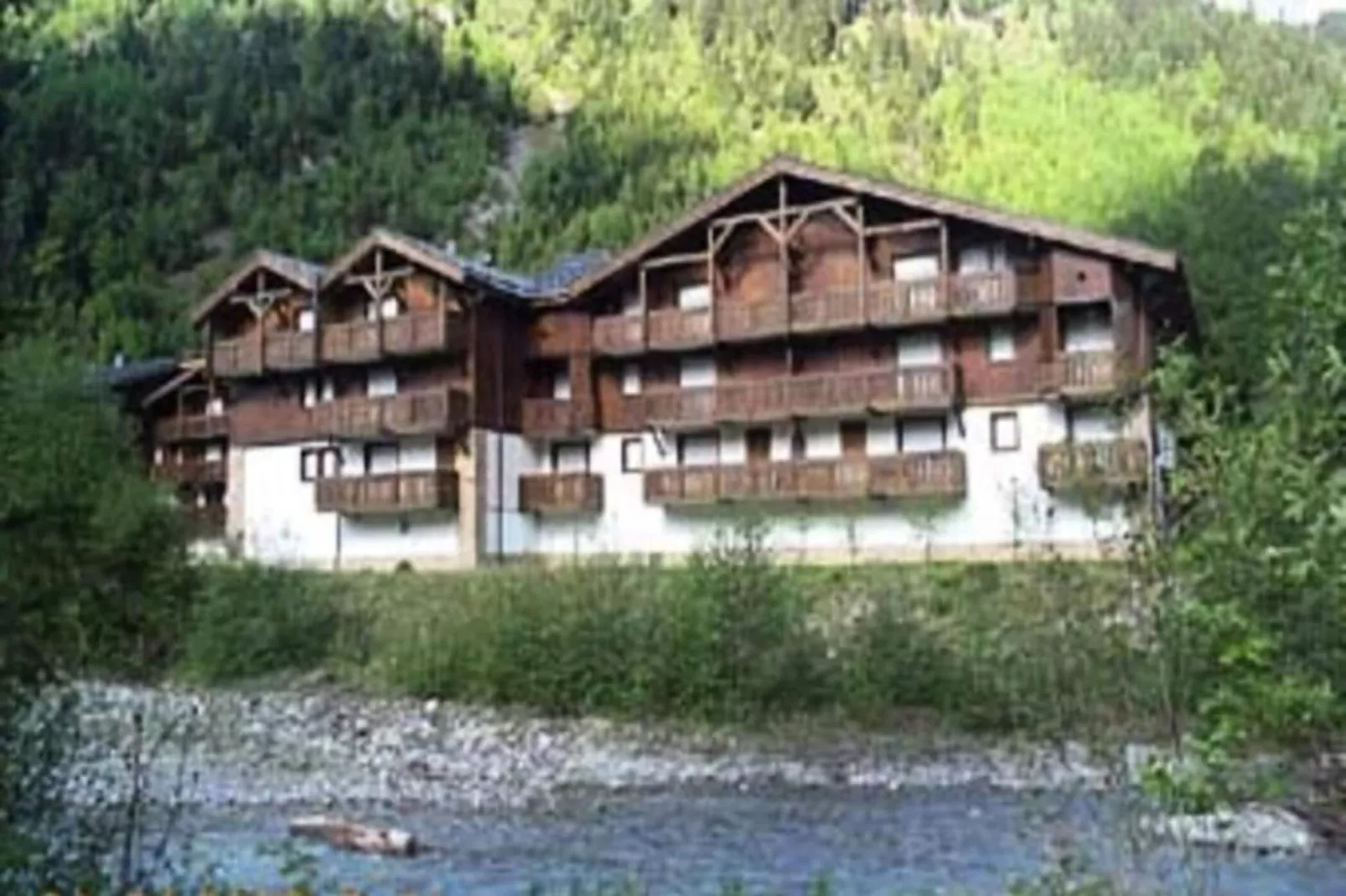 Résidence Palmes D'or-Buitenkant zomer