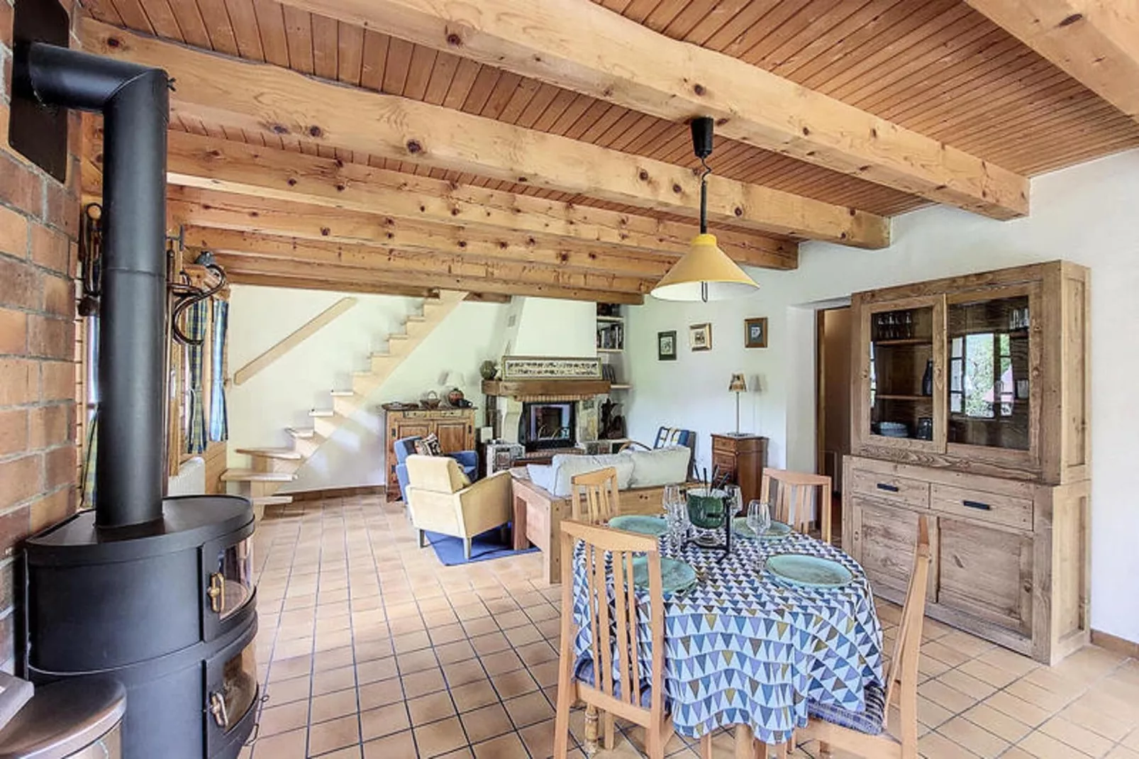 Chalets à Seytroux (Haute-Savoie)-Eetkamer