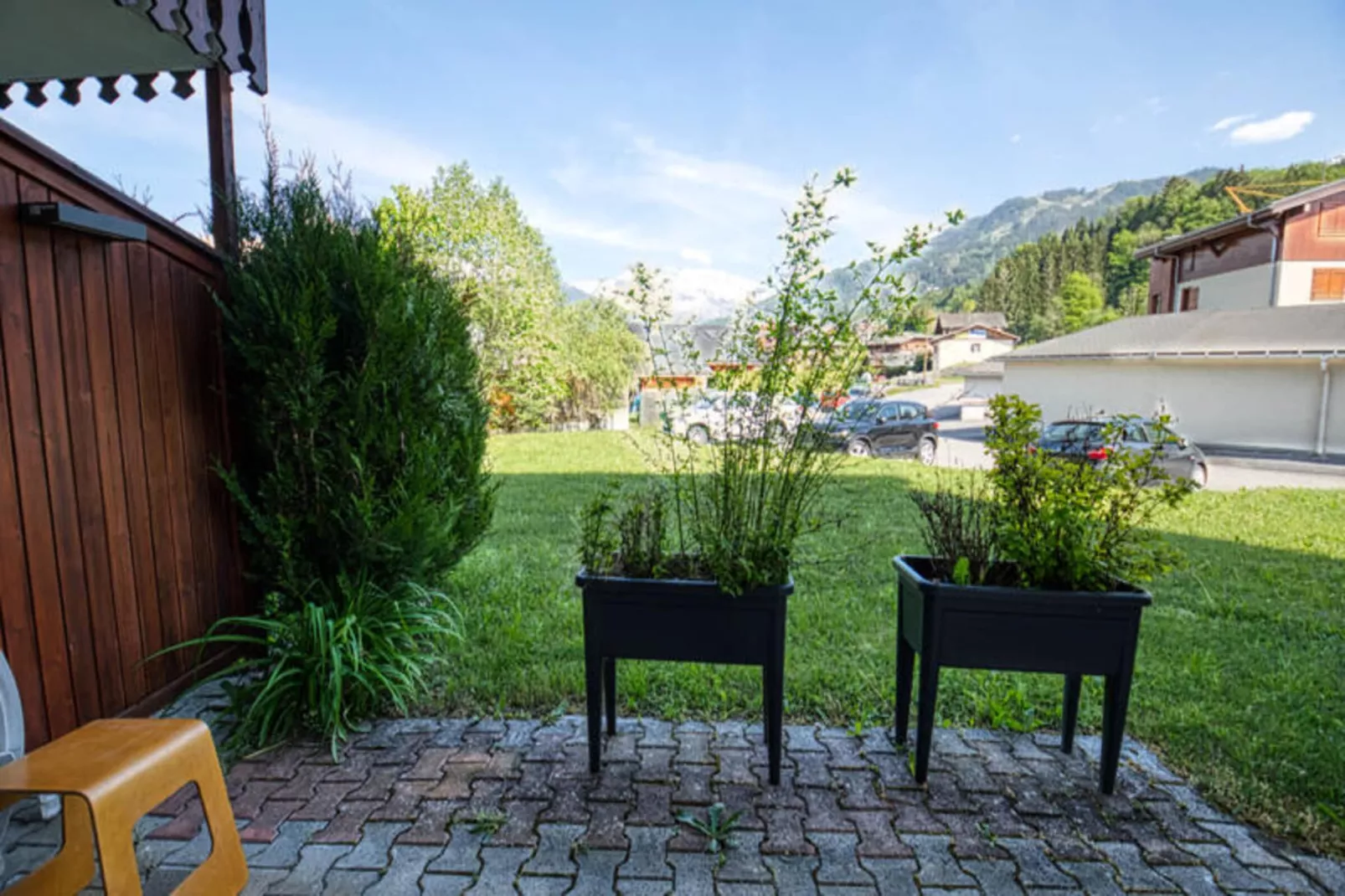 Residence Des Neiges Bat B-Tuinen zomer