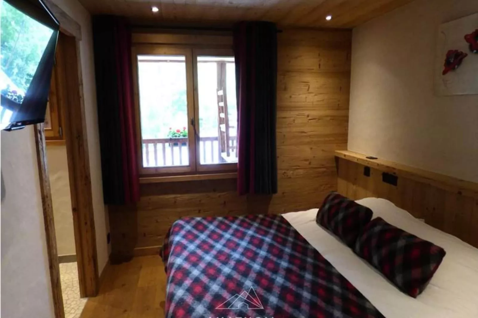 Chalet Rayjeanne-Buitenkant zomer