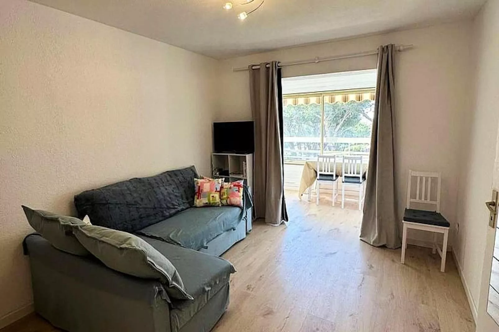 Résidence Marines D'aryana-Woonkamer