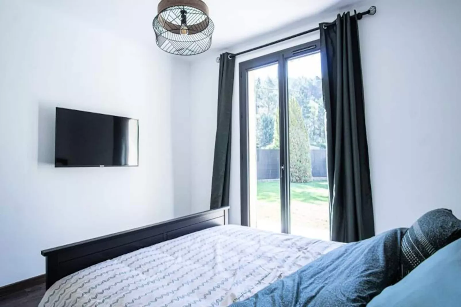 Maison Id&eacute;ale Pour Les Familles Avec Piscine Priv&eacute;e - Fontaine-de-vaucluse-Image-tags.