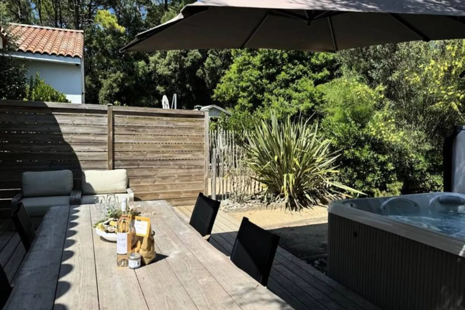 Villa Br&eacute;sil - Domaine Le Sherwood-Buitenkant zomer