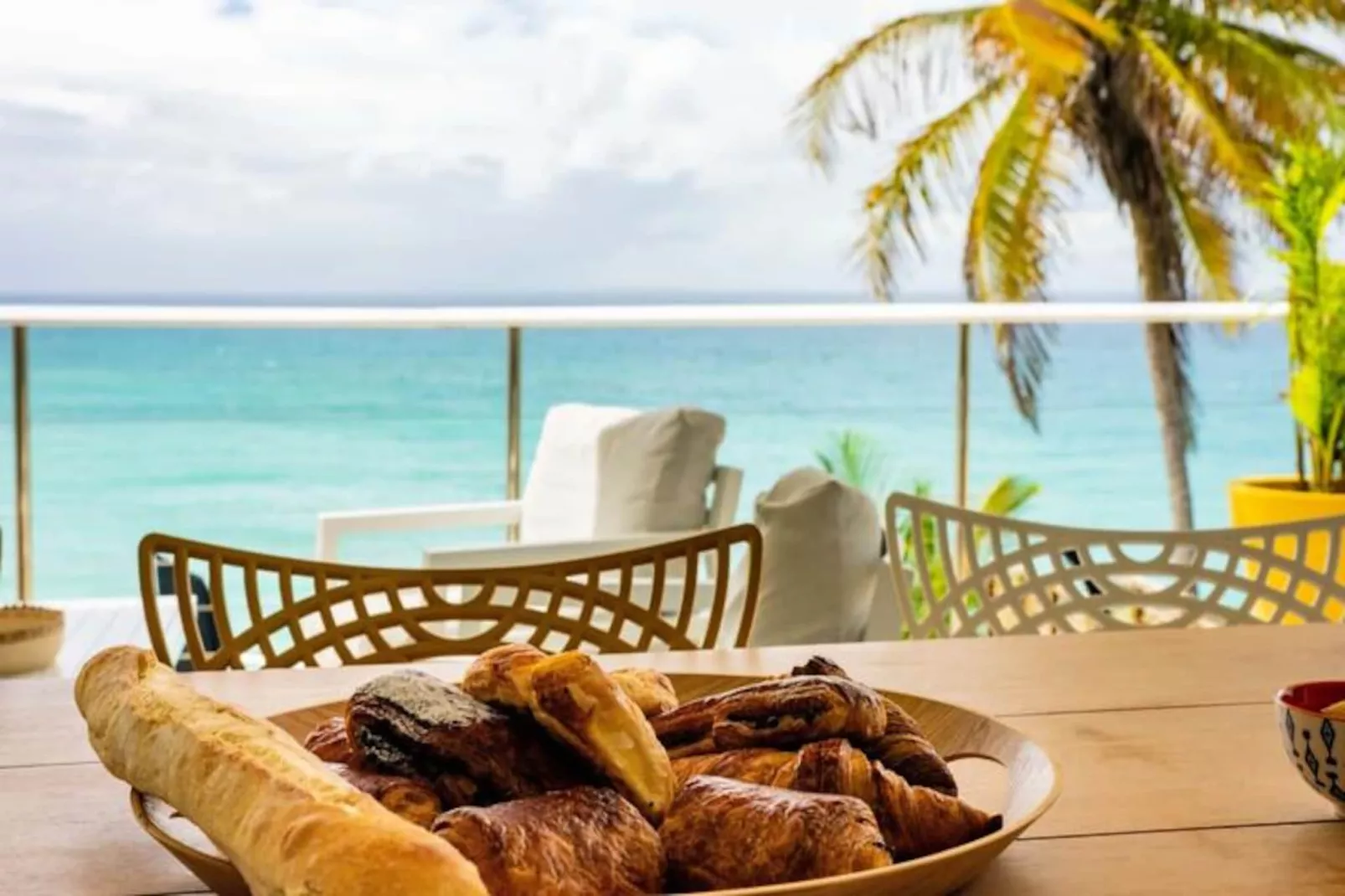 Villa Summer Forever-Image-tags.