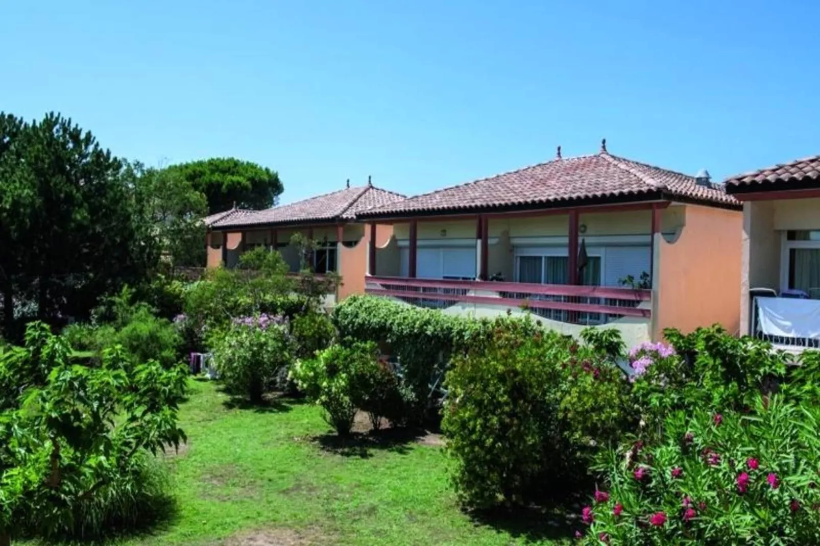 SOWELL Résidences Les Sablons***-Buitenkant zomer