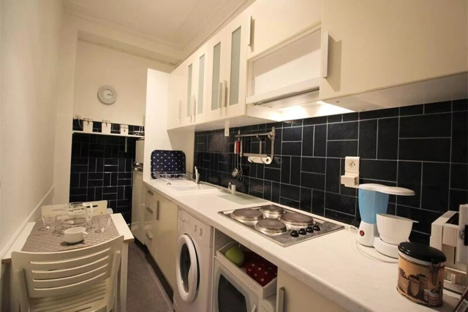 Résidence Palais D'etigny-Keuken