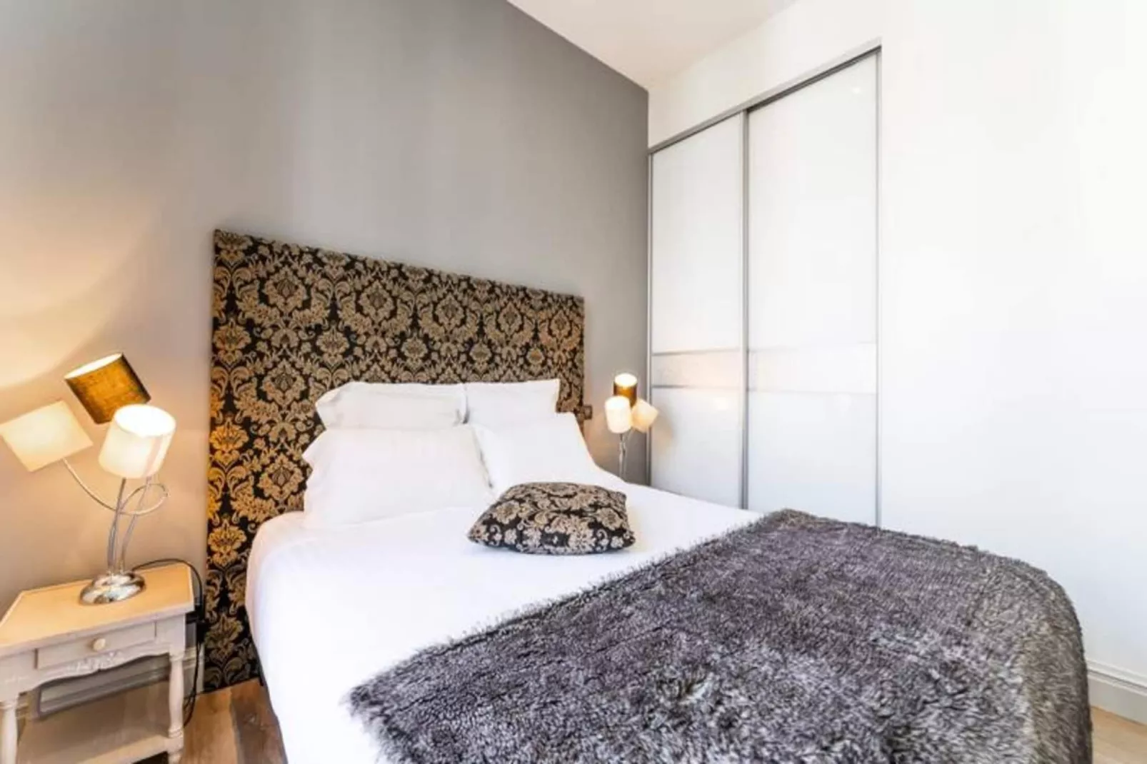 Chaleureux Appartement Au C&oelig;ur Du Quartier Historique Saint-michel-Woonkamer