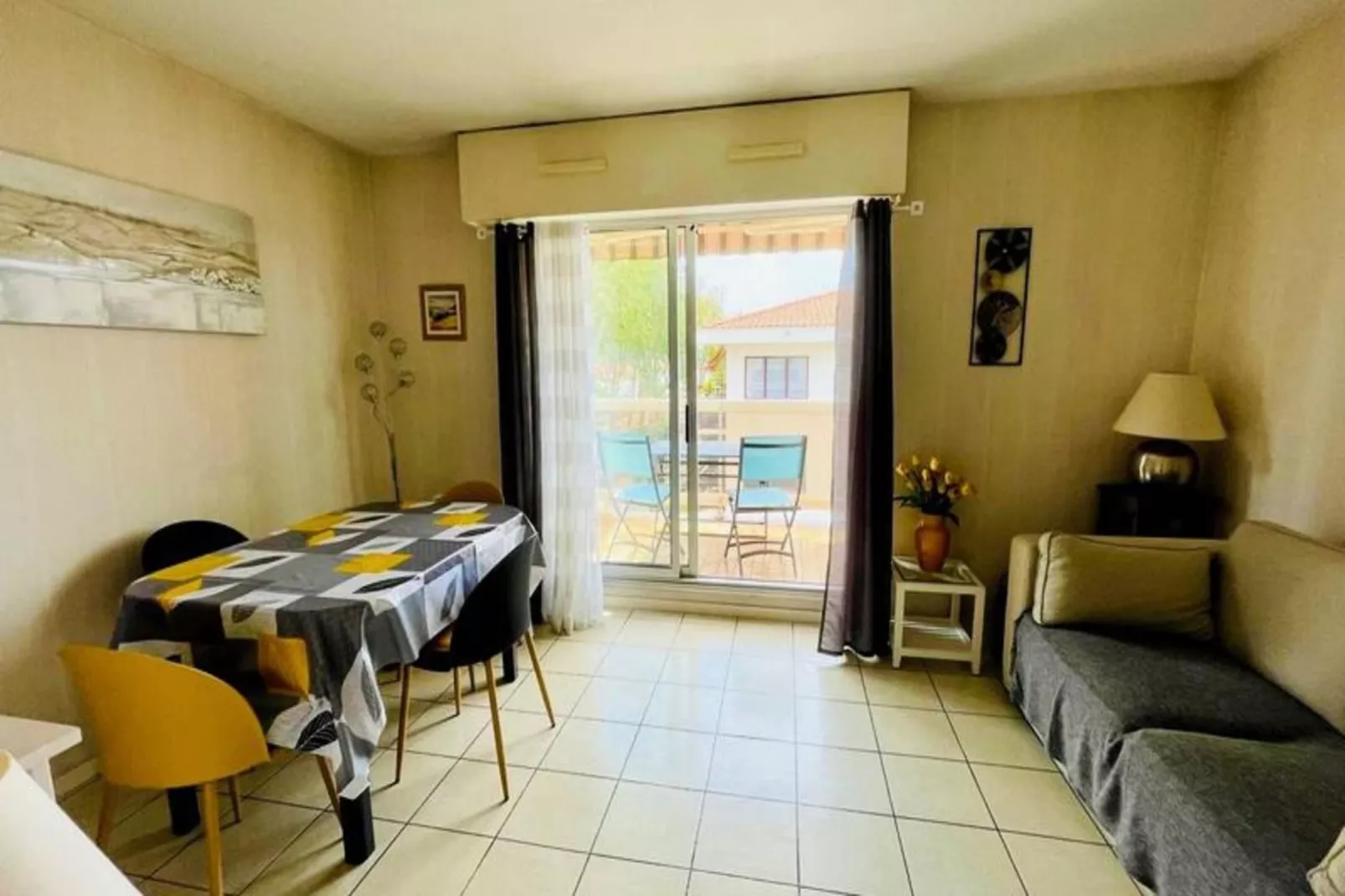 Résidence Athéna-Eetkamer