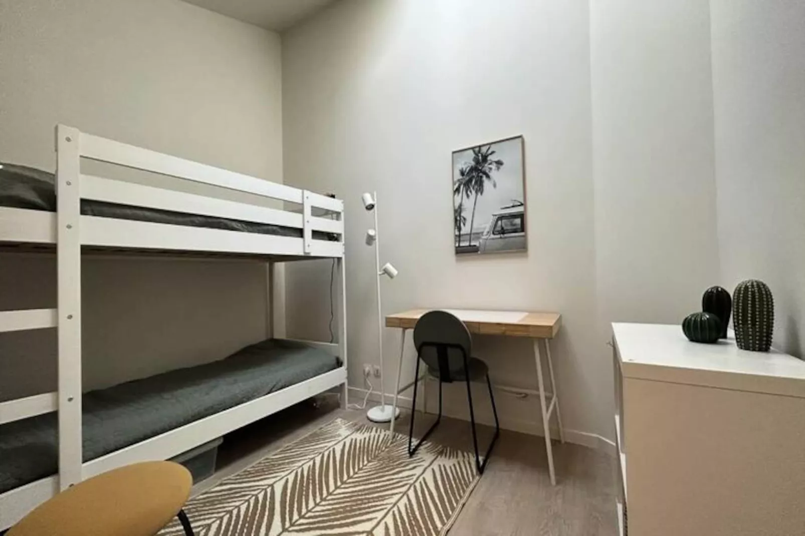 La Coquette En Bord De Plage-Image-tags.