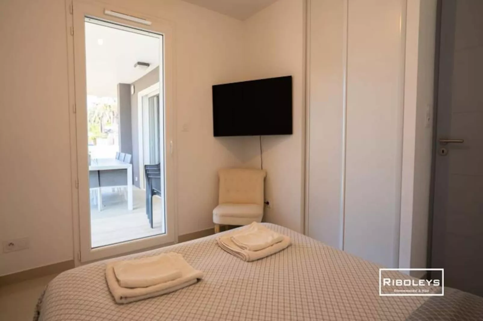 Grand T3 Neuf Climatis&eacute; Avec Wifi &agrave; 100m De La Plage-Image-tags.