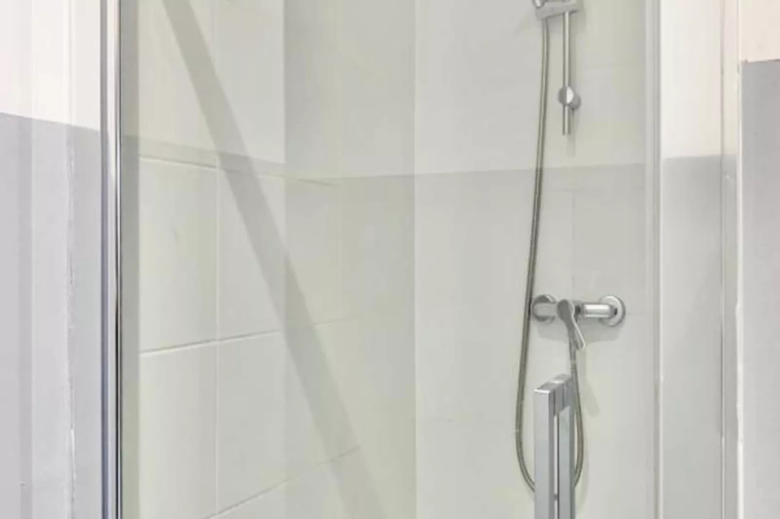 | Hello Sunshine ☀️| T3 6 Couchages| Caserne De Bonne-Badkamer